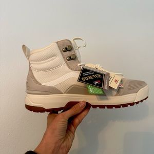 Vans High MTE GoreTex Cream - NWT - Unisex M8.5/W10